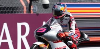 PEMBALAP INDDONESIA - Veda Ega Pratama melesat di lintasan sirkuit dalam race Moto3 MotoGP 2026 beberapa waktu lalu. Pembalap Indonesia satu ini akan meengukir sejarah sejajar Joan Mir jika bisa Menang di race Moto3 seeri MotoGP Ceko 2026 pada Minggu (21/6/2026) nanti. OFFICIAL INSTAGRAM VEDA EGA PRATAMA/REPRO