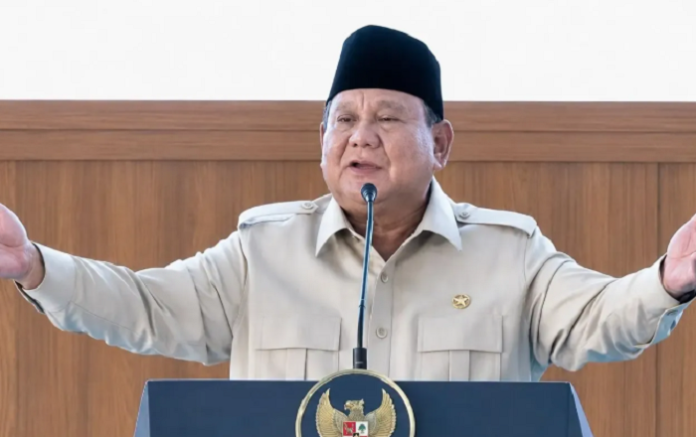 Presiden Prabowo Subianto mengumpulkan jajaran direksi dan komisaris bank Himbara di Istana Kepresidenan Jakarta untuk membahas peran strategis perbankan pelat merah dalam mendorong ekonomi nasional.