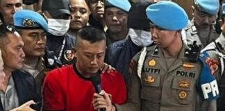 Pengakuan Taufik Hidayat: Minta Maaf Usai Sekap dan Aniaya YTR, Polisi Beberkan Motifnya Taufik Hidayat akhirnya buka suara usai ditetapkan sebagai tersangka penyekapan dan penganiayaan terhadap YTR di Bandung. Ia mengaku menyesal dan meminta maaf, sementara polisi mengungkap kronologi serta motif kekerasan.