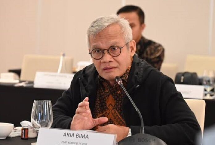 Wakil Ketua Komisi II DPR RI Aria Bima meminta pemerintah memastikan penurunan Dana Transfer ke Daerah pada 2027 tidak memengaruhi pembayaran gaji ASN, PPPK, dan kualitas pelayanan publik.