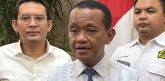 Menteri ESDM Bahlil Lahadalia menyatakan pemerintah masih memantau perkembangan harga minyak dunia sebelum memutuskan kemungkinan penyesuaian harga BBM nonsubsidi Pertamax pada awal Juli 2026.