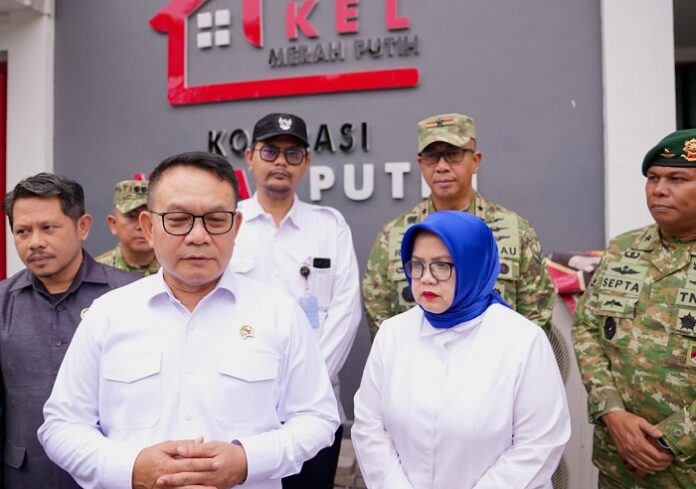 Kepala Staf Presiden Dudung Abdurachman menegaskan program Makan Bergizi Gratis tetap dilanjutkan dengan pengawasan dan tata kelola yang diperketat.