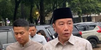 Rencana Presiden ke-7 RI Joko Widodo keliling Indonesia memicu saling sindir antara politisi PSI dan PDIP.