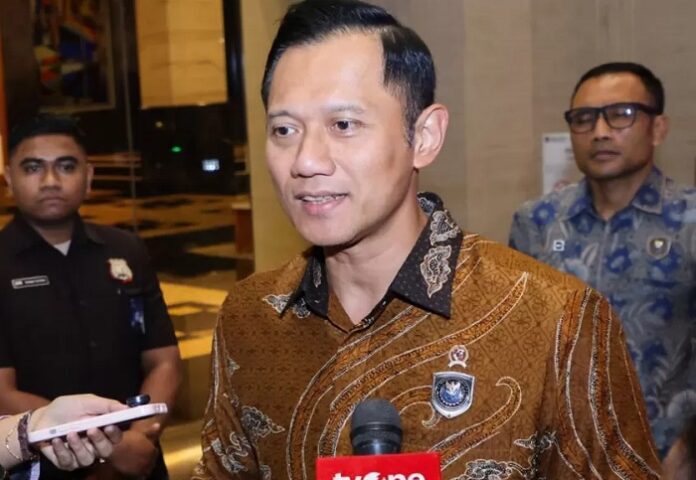 Ketua Umum Partai Demokrat Agus Harimurti Yudhoyono menegaskan pentingnya kritik yang konstruktif, persatuan nasional, dan kolaborasi seluruh partai politik dalam mendukung pembangunan Indonesia.