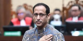 Hakim Ungkap Kerugian Negara Kasus Chromebook Nadiem Makarim Capai Rp1,5 Triliun Majelis Hakim Pengadilan Tipikor Jakarta membacakan putusan perkara korupsi pengadaan laptop Chromebook yang menyatakan kerugian negara mencapai Rp1,5 triliun berdasarkan hasil audit BPKP.
