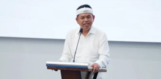 Dedi Mulyadi Tegaskan Nama Jawa Barat Tak Akan Diubah Jadi Tatar Sunda Gubernur Jawa Barat Dedi Mulyadi menegaskan Pemerintah Provinsi Jawa Barat tidak memiliki rencana mengubah nama provinsi menjadi Tatar Sunda. DPRD Jawa Barat juga menyatakan belum menerima usulan resmi mengenai perubahan nama tersebut.