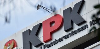 Deputi Penindakan KPK Asep Guntur Rahayu menjelaskan alasan dirinya bersama Deputi Korsup Ely Kusumastuti batal memberikan keterangan dalam konferensi pers pengungkapan kasus korupsi dan TPPU di Polda Metro Jaya.