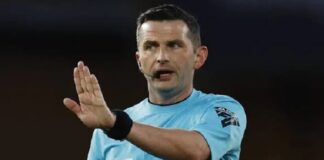 Profil Michael Oliver, wasit asal Inggris yang dipercaya FIFA memimpin pertandingan Spanyol vs Belgia pada perempat final Piala Dunia 2026. Simak rekam jejak, pengalaman, hingga tim VAR yang bertugas.