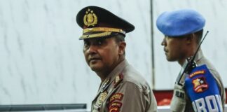 Eks Kapolres Bima Kota Didakwa Terima Setoran Rp1,5 Miliar dari Bisnis Sabu Mantan Kapolres Bima Kota Didik Putra Kuncoro menjalani sidang perdana kasus dugaan peredaran narkotika di Pengadilan Negeri Raba Bima dengan agenda pembacaan surat dakwaan oleh jaksa penuntut umum.