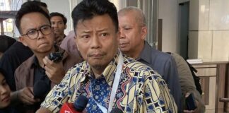 Profil Don Ritto, Advokat Senior yang Jadi Tersangka Kasus TPPU Febrie Adriansyah Don Ritto resmi ditetapkan sebagai tersangka dalam kasus dugaan korupsi dan Tindak Pidana Pencucian Uang (TPPU) yang turut menyeret mantan Jampidsus Febrie Adriansyah. Berikut profil dan rekam jejaknya.