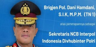 ALUMNI SMA TARUNA NUSANTARA - Brigjen Pol. Dani Hamdani, S.I.K., M.P.M resmi menjabat sebagai Sekretaris NCB Interpol Indonesia Divhubinter Polri berdasarkan dokumen mutasi Juli 2026 lalu. Ia adalah satu di antara lulusan atau alumni SMA Taruna Nusantara dari angkatan pertama, alias lulusan SMA Tarnus TN1. Inilah profilnya, Selasa (4/8/2026). OFFICIAL INSTAGRAM IKASTARA/REPRO