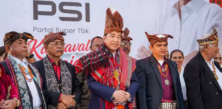 PSI membela Joko Widodo setelah ramai kritik soal banyaknya gelar kehormatan yang diterimanya. Publik kembali menyoroti polemik "raja-rajaan" usai Jokowi memperoleh 16 gelar adat dari berbagai daerah.