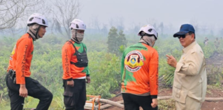 3.704 Hotspot Karhutla Terdeteksi, Saat Presiden Prabowo Tiba di Kalbar Presiden Prabowo Subianto menerima laporan 3.704 hotspot karhutla di Kalimantan Barat saat tiba di Supadio. Sebanyak 198 titik berkepercayaan tinggi.
