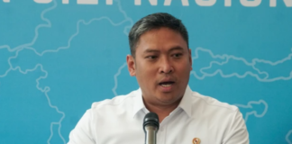 Kepala Badan Gizi Nasional (BGN) Sudaryono menjelaskan prosedur pencicipan makanan dalam program Makan Bergizi Gratis (MBG).