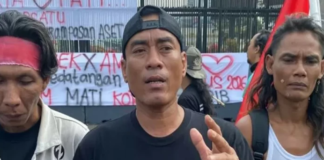 Profil Supriyono alias Botok, Aktivis Pati yang Bawa Tuntutan ke DPR RI Supriyono alias Botok, aktivis asal Pati yang bersama Aliansi Masyarakat Pati Bersatu membawa sejumlah tuntutan masyarakat ke depan Gedung DPR RI, Jakarta.