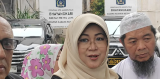 Dokter Tifa menjalani proses hukum terkait perkara dugaan pencemaran nama baik Presiden ke-7 RI Joko Widodo mengenai tudingan ijazah palsu.