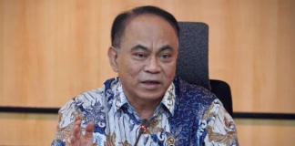 Pernyataan Budi Arie soal Pemilu Dipercepat Tuai Sorotan, Ini Penjelasannya Ketua Umum Projo Budi Arie Setiadi memberikan penjelasan mengenai pernyataannya tentang kemungkinan Pemilu berlangsung lebih cepat dari 2029. Budi Arie menegaskan pernyataannya dimaksudkan sebagai peringatan terhadap dinamika sosial dan politik yang berkembang.