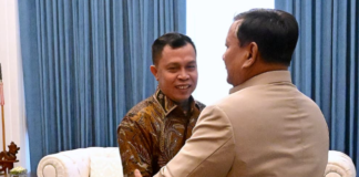 Panglima Jilah dipanggil Presiden Prabowo Subianto ke Istana untuk membahas karhutla Kalbar. Simak profil pemimpin Pasukan Merah TBBR tersebut.