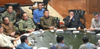 Presiden Prabowo Subianto memberi perhatian pada aspirasi suku Dayak pedalaman yang ingin menjadi prajurit TNI. Syarat rekrutmen akan dibahas dan disesuaikan.