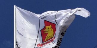Gerindra Salip PDIP di Survei SMRC, Namun Dukungan ke Prabowo Justru Menurun Survei terbaru SMRC menempatkan Partai Gerindra sebagai partai dengan elektabilitas tertinggi mengungguli PDIP. Namun, tingkat kepuasan publik terhadap Presiden Prabowo Subianto tercatat mengalami penurunan signifikan.