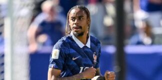 Pemain Liverpool menjalani sesi latihan pramusim. The Reds diperkirakan masih akan aktif di bursa transfer dengan memburu Bradley Barcola dan Fikayo Tomori sekaligus membuka peluang melepas sejumlah pemain sebelum jendela transfer ditutup.