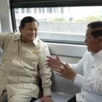 Pramono Anung saat mendampingi Presiden Prabowo Subianto dalam agenda peresmian LRT Jakarta rute Kelapa Gading-Manggarai.