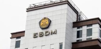 Kejagung menetapkan empat orang dan PT CNI sebagai tersangka dugaan korupsi tata kelola nikel periode 2017–2020 dengan kerugian negara Rp401,65 miliar.