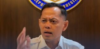 KEPALA BAPPISUS - Aris Marsudiyanto adalah Kepala BAPPISUS sekarang. Ia menjadi viral setelah kunjungan ke Lapas Kelas IIA Cibinong Bogor untuk memastikan dugaan adanya sel mewah di Lembaga Pemasyarakatan tersebut, lantaran meminta masyarakat tak negatif thinking. Berikut profilnya, Senin (28/9/2026). OFFICIAL INSTAGRAM BAPPISUS RI/REPRO