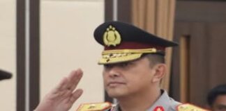 ALUMNI TARNUS - Brigjen Pol Hengki Haryadi resmi menduduki jabatan sebagai Kapolda Papua Barat Daya lewat Sertijab pada Rabu (2/9/2026) kemarin. Pada masa lalu, ia pernah dua kali meringkus Pendiri GRIB Jaya, Hercules. Berikut ulasan ringkas profilnya. OFFICIAL INSTAGRAM POLDA PAPUA BARAT DAYA/REPRO