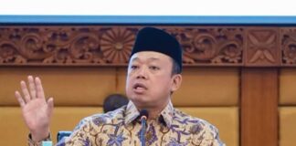 KOMENTAR NUSRON WAHID - Menteri ATR/BPN RI, Nusron Wahid akhirnya tampil ke publik usai kehebohan OTT KPK RI di Bogor. Dari kantornya pada Jumat (18/9/2026), Nusron Wahid berkomentar soal kasus hukum dugaan suap HGB Summarecon yang menjerat beberapa anak buahnya itu. OFFICIAL INSTAGRAM KEMENTERIAN ATR BPN RI/REPRO