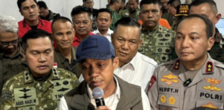 Didemo Mahasiswa di Bandara Supadio, Pesawat Menhut Raja Juli Gagal Mendarat karena Kabut Asap Kabut asap karhutla mengganggu jarak pandang di Kalimantan Barat hingga pesawat yang membawa Menhut Raja Juli Antoni gagal mendarat di Bandara Supadio, Kamis (3/9/2026).
