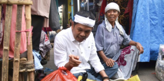 Dedi Mulyadi Disebut Ikuti Gaya Jokowi, Dedy PSI: Berpeluang Jadi Presiden Gubernur Jawa Barat Dedi Mulyadi disebut politikus PSI Dedy Nur Palakka menggunakan pendekatan politik bergaya “Jokowisme” melalui aktivitas blusukan dan konten media sosial.