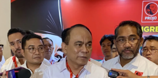PSI Sindir Manuver Budi Arie, Projo Balik Singgung Sejarah Berdiri Ketua Umum Projo Budi Arie Setiadi dan polemik dengan PSI terkait isu manuver politik serta pengaruh di sekitar Jokowi.