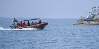 Operasi SAR 5 Jurnalis dan 3 Awak Arupadhatu 1 Resmi Dihentikan Operasi SAR lima jurnalis dan tiga awak Arupadhatu 1 resmi dihentikan setelah 10 hari pencarian di Selat Sunda tanpa menemukan kapal maupun penumpangnya.