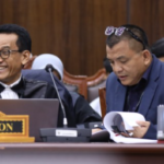 Denny Indrayana menyampaikan dalil pemohon dalam sidang pemeriksaan pendahuluan Perkara Nomor 01/PHPU.PRES-XXIV/2026 di Mahkamah Konstitusi, Jakarta, Senin (21/9/2026).