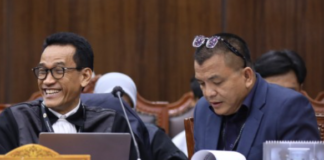 Denny Indrayana menyampaikan dalil pemohon dalam sidang pemeriksaan pendahuluan Perkara Nomor 01/PHPU.PRES-XXIV/2026 di Mahkamah Konstitusi, Jakarta, Senin (21/9/2026).