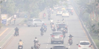 BNPB Sebut Dampak Karhutla Aktivitas Warga Kalbar-Kalteng Normal, Faktanya Sekolah Daring dan Udara Berbahaya Kabut asap menyelimuti Pontianak, Kalimantan Barat, saat kualitas udara memburuk akibat karhutla pada September 2026.
