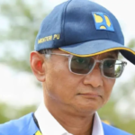 Menteri PU Dody Hanggodo meninjau kondisi persawahan terdampak kekeringan di Jawa Barat pada Sabtu (26/9/2026).