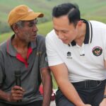 Menko AHY Dorong Percepatan Infrastruktur Dasar di Papua: Air Bersih, Sanitasi, Perumahan hingga Pendidikan Menko AHY meninjau pembangunan Jalan Skory–Puay di Distrik Kemtuk, Kabupaten Jayapura