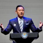 CELIOS Rilis Rapor Menteri Prabowo-Gibran, Purbaya dan AHY Masuk Tiga Besar Terbaik Agus Harimurti Yudhoyono atau AHY meraih skor 127 dan menempati posisi ketiga dalam laporan rapor kinerja menteri CELIOS.