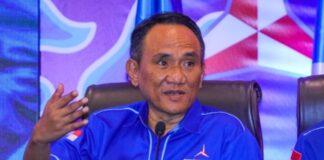 Politikus Partai Demokrat Andi Arief menilai pansus DPR dapat menjadi kesempatan bagi Gibran Rakabuming Raka untuk mengklarifikasi polemik dokumen pendidikannya setelah putusan MK.