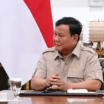 Presiden Prabowo Perintahkan Perusahaan Bangun Embung dan Sumur Bor untuk Cegah Karhutla Presiden Prabowo memerintahkan perusahaan menyediakan embung dan sumur bor untuk mencegah karhutla berulang. TNI-Polri diminta memetakan wilayah rawan, sementara operasi udara diperkuat.