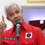 Ganjar Respons OTT Bupati Klaten Kader PDIP, Akui Banyak Laporan Dugaan Korupsi Ganjar Pranowo merespons OTT KPK terhadap Bupati Klaten Hamenang Wajar Ismoyo yang merupakan kader PDI Perjuangan.