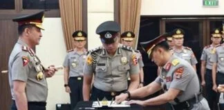 Mutasi Besar Polri Oktober 2026, Ini Daftar Petinggi dan Kapolda yang Berganti Kapolri Suyudi Ario Seto menerbitkan tiga surat telegram mutasi pada Oktober 2026. Pergantian jabatan mencakup ratusan perwira, sejumlah pejabat utama Mabes Polri, dan 19 kapolda.