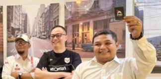 Achmad Hidayat bergabung dengan PSI setelah dipecat PDIP. Ia menyatakan siap memenangkan PSI di Surabaya pada Pemilu 2029 di tengah dinamika politik kedua partai.