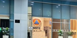 KPK mengamankan 14 orang dalam OTT di BNPB, termasuk Sestama Rustian. Kasus ini diduga terkait pengadaan barang dan jasa menggunakan dana siap pakai kebencanaan. Salin meta description