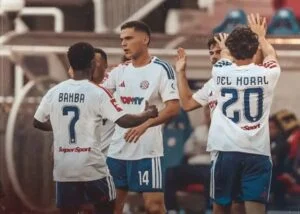 Live Score UEFA Conference League 2026: Bamba Abdoulie Sanyang Ubah Hasil Hajduk Split Vs Ajax, Gawang ter Stegen Bergetar 1 SCORE UEFA CONFERENCE - Bamba dan rekannya di Hajduk Split merayakan gol ke gawang lawan. Sebiji gol di babak I berhasil mengubah update hasil Hajduk Split Vs Ajax! Dalam Live Score UEFA Conference League 2026 terkini Jumat (16/10/2026) dini hari WIB, gol Bamba itu membuat Marc-André ter Stegen harus memungut bola dari gawang Ajax Amsterdam yang dikawalnya. OFFICIAL INSTAGRAM HAJDUK SPLIT/REPRO