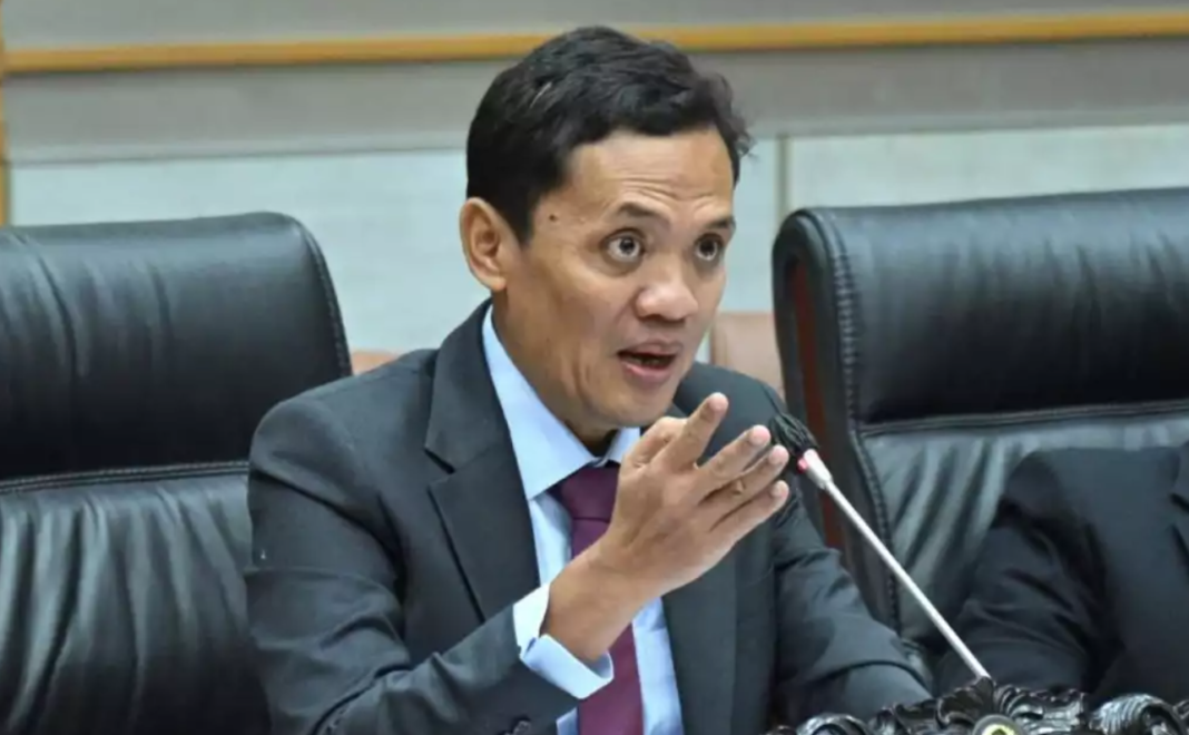Ketua Komisi III DPR RI Habiburokhman meminta persetujuan anggota dewan terhadap pencalonan Suyudi Ario Seto sebagai Kapolri dalam rapat di Kompleks Parlemen, Jakarta.