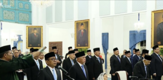 Presiden Prabowo Subianto memimpin pelantikan Ketua, Wakil Ketua, dan anggota Dewan Pertimbangan Presiden di Istana Negara, Jakarta, Jumat (2/10/2026).