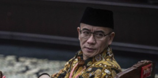 Hasyim Asy’ari dihadirkan KPU sebagai saksi dalam sidang gugatan pemenuhan syarat pendidikan Gibran Rakabuming Raka di Mahkamah Konstitusi, Kamis (1/10/2026).